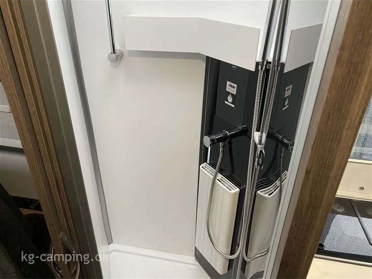 Billede 18 - 2023 - Benimar Amphitryon 998 3500 kg   Særdeles velholdt Benimar AMPHITRYON 998 ALDE - Vognen kan vejes op til 4.400 kg.