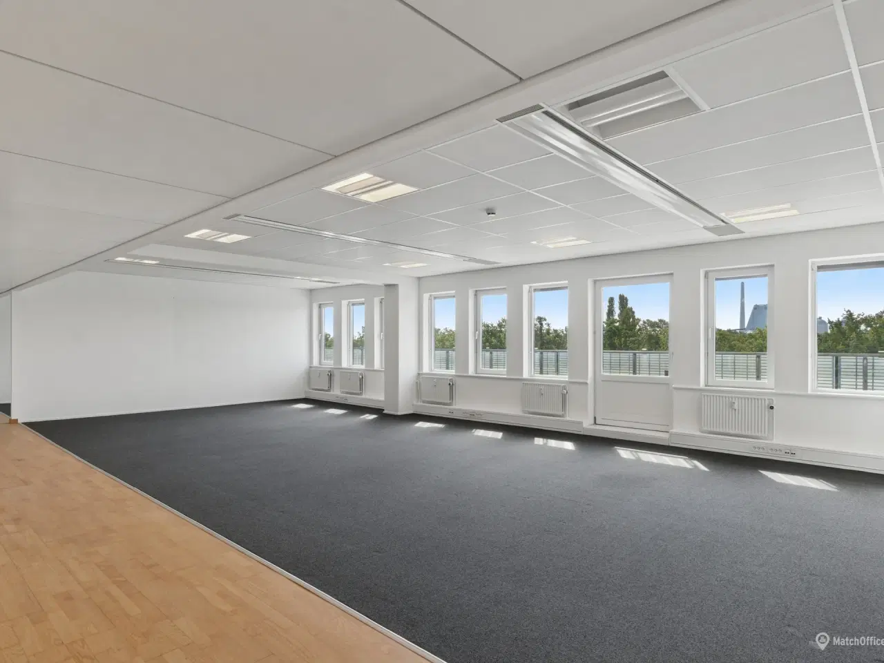 Billede 1 - Kontorlejemål i populært flerbrugerhus