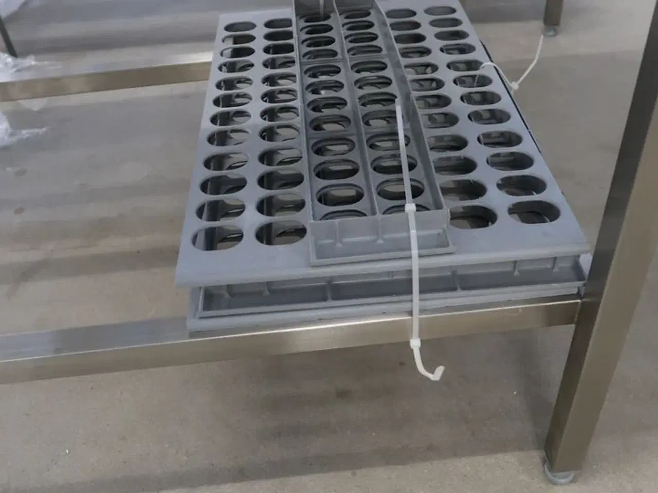 Billede 3 - Rustfri stålbord m. vask 170x65xH90cm