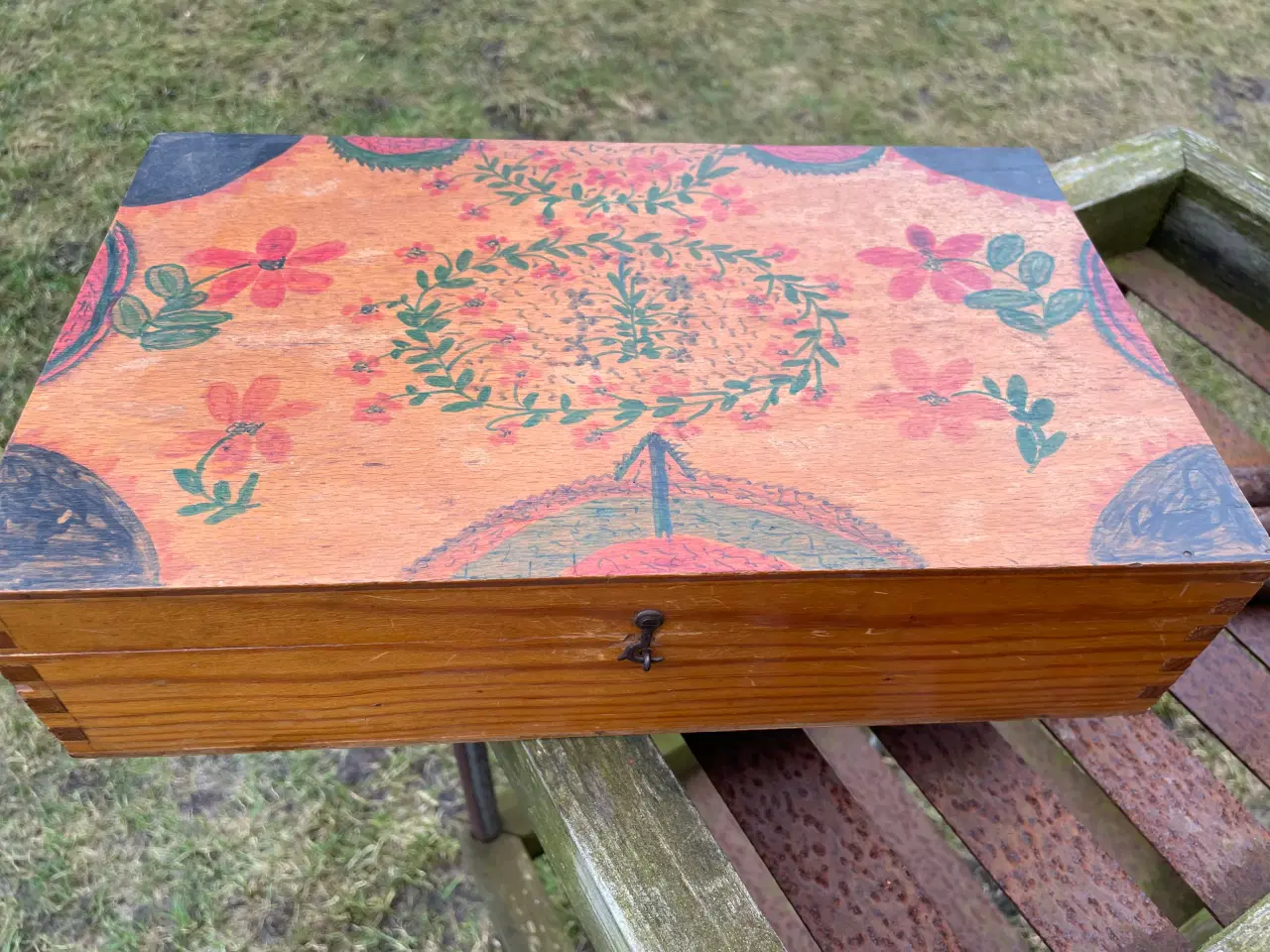 Billede 1 - Trææske med 4 rum.