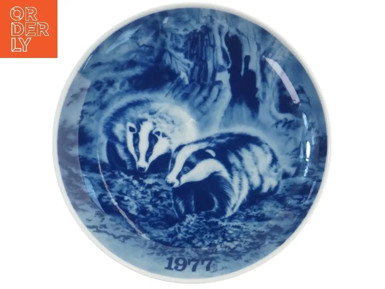 Billede 1 - Jagtplatte med grævlinger fra 1977 fra Tove Svendsen (str. Ø 19,5 cm)