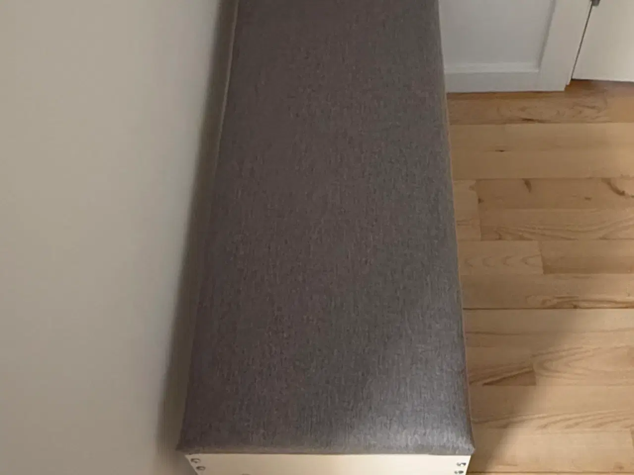 Billede 4 - Shoe Rack with Seating & Storage – Excellent Cond