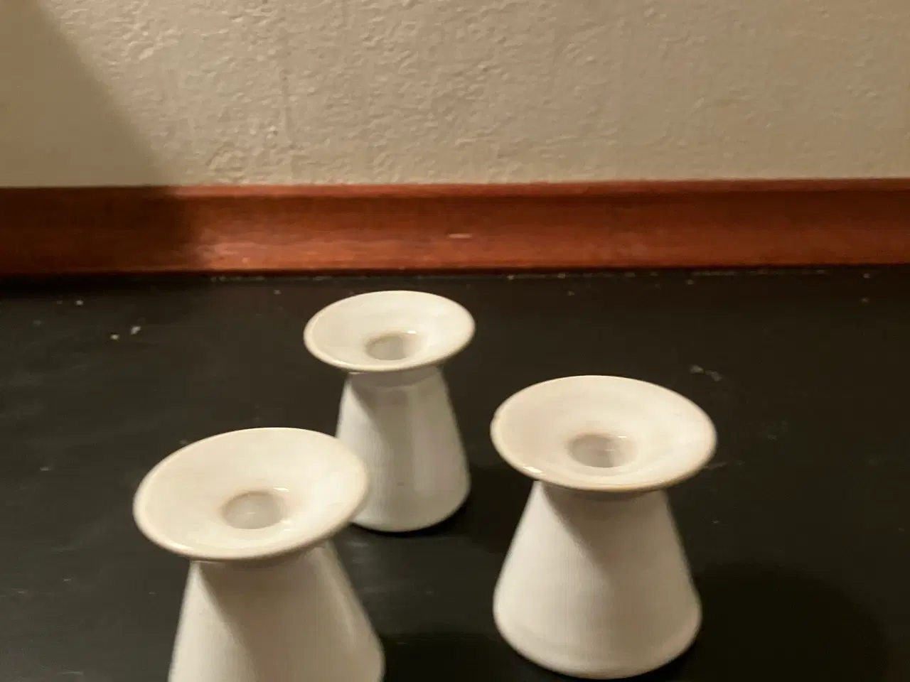 Billede 2 - Lysestager 3 stk. 4 cm høje keramik