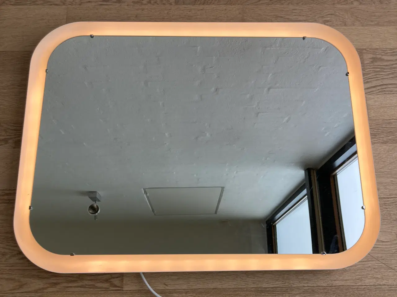 Billede 1 - Spejl med integreret LED lys, hvid