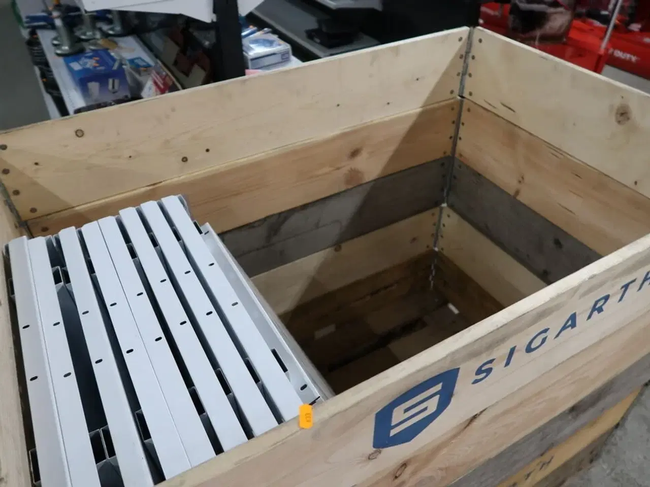 Billede 2 - Palle med div. Hylder til lagerreoler