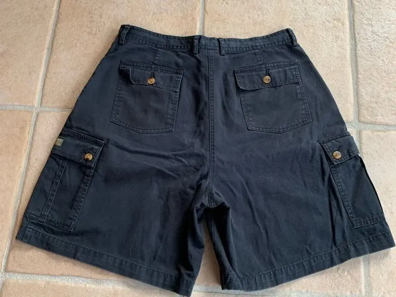 Billede 2 - SEAL short i sort str.44