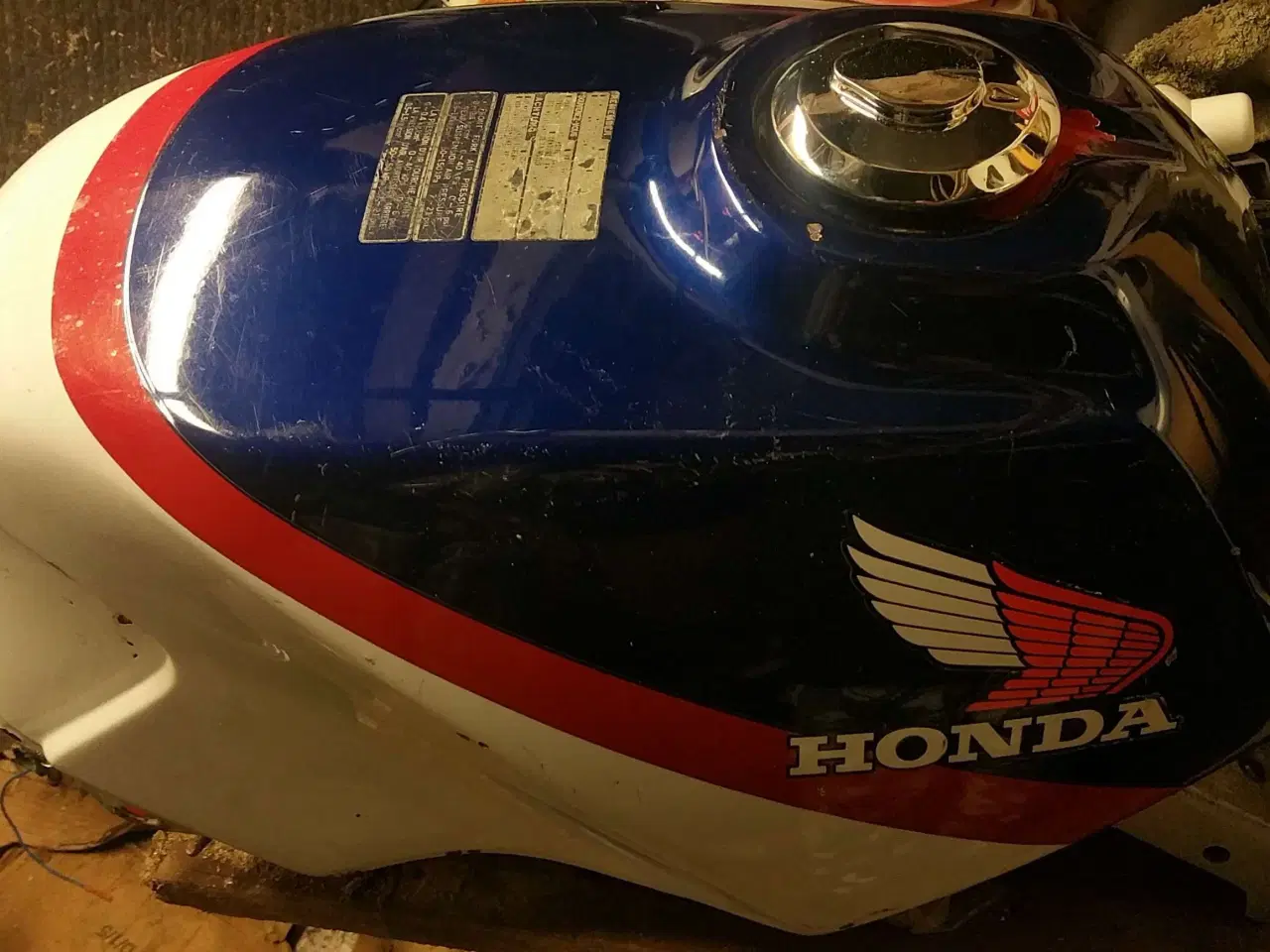 Billede 1 - Honda VF 500 F2 sælges i dele