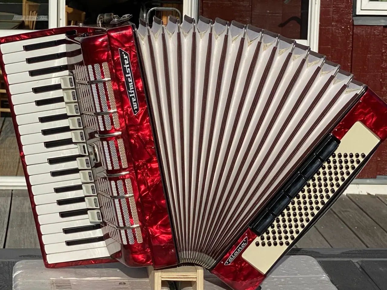 Billede 13 - Flot og velspillende Weltmeister harmonika sælges