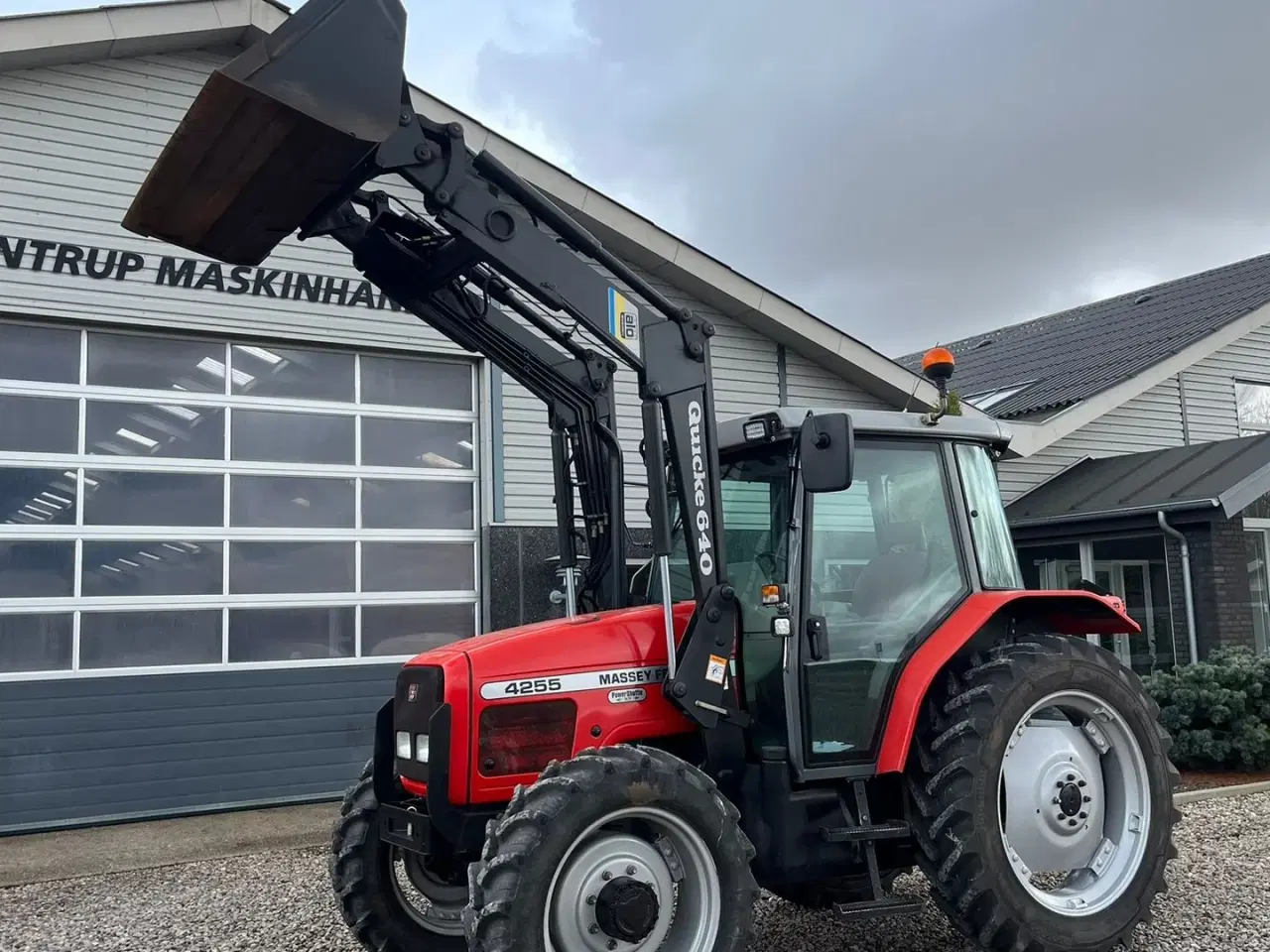 Billede 18 - Massey Ferguson 4255 Meget velholdt traktor med Quicke 640 frontlæsser