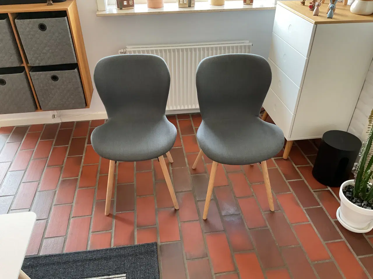 Billede 2 - Spisebord med 4 stole
