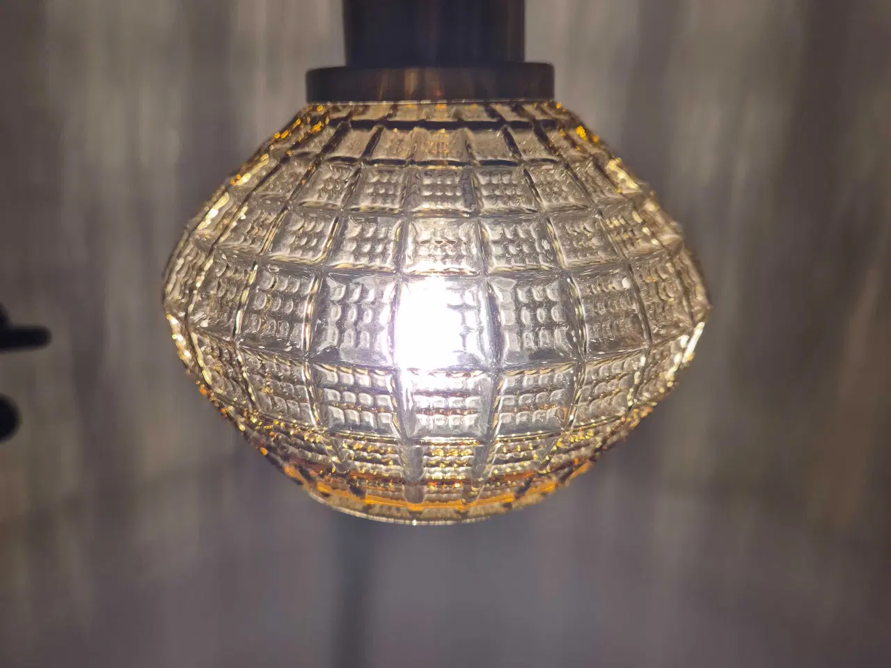 Billede 6 - Smukke retrolamper i ravfarvet glas