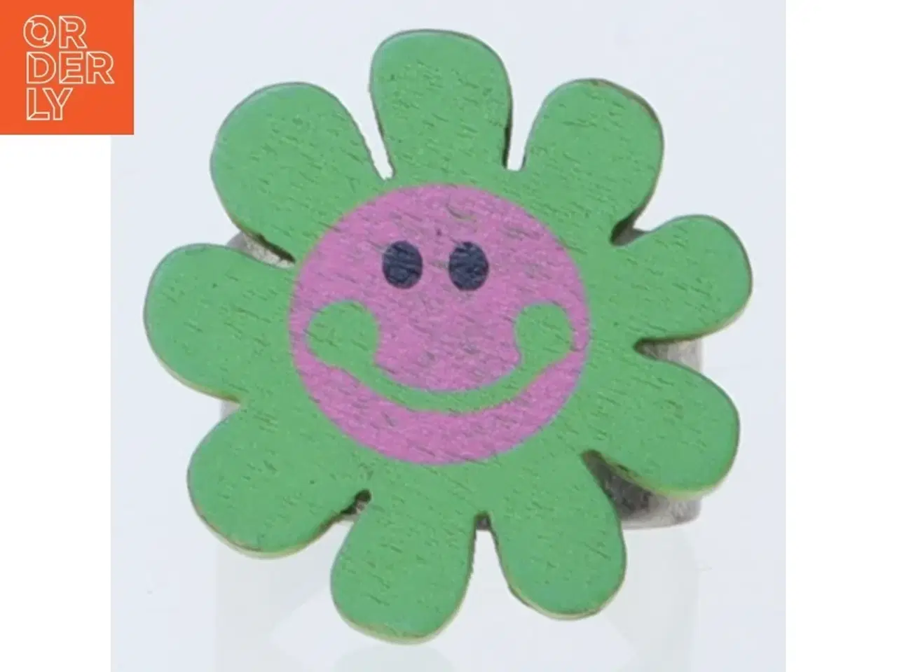 Billede 2 - Eget design fingerring med grøn blomst i træ (str. 53 mm)