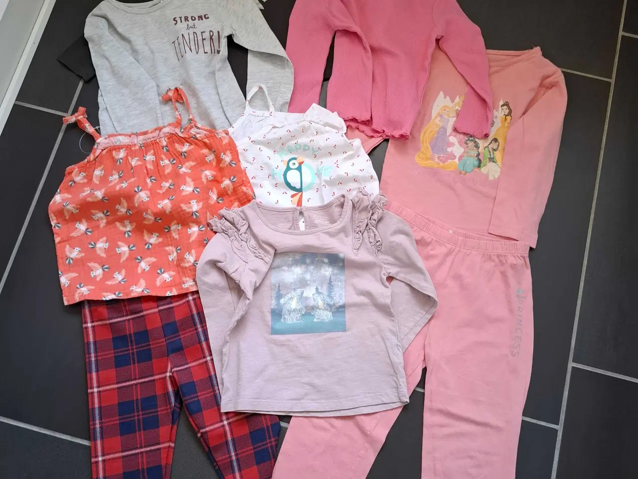 Billede 1 - 8stk tøj 