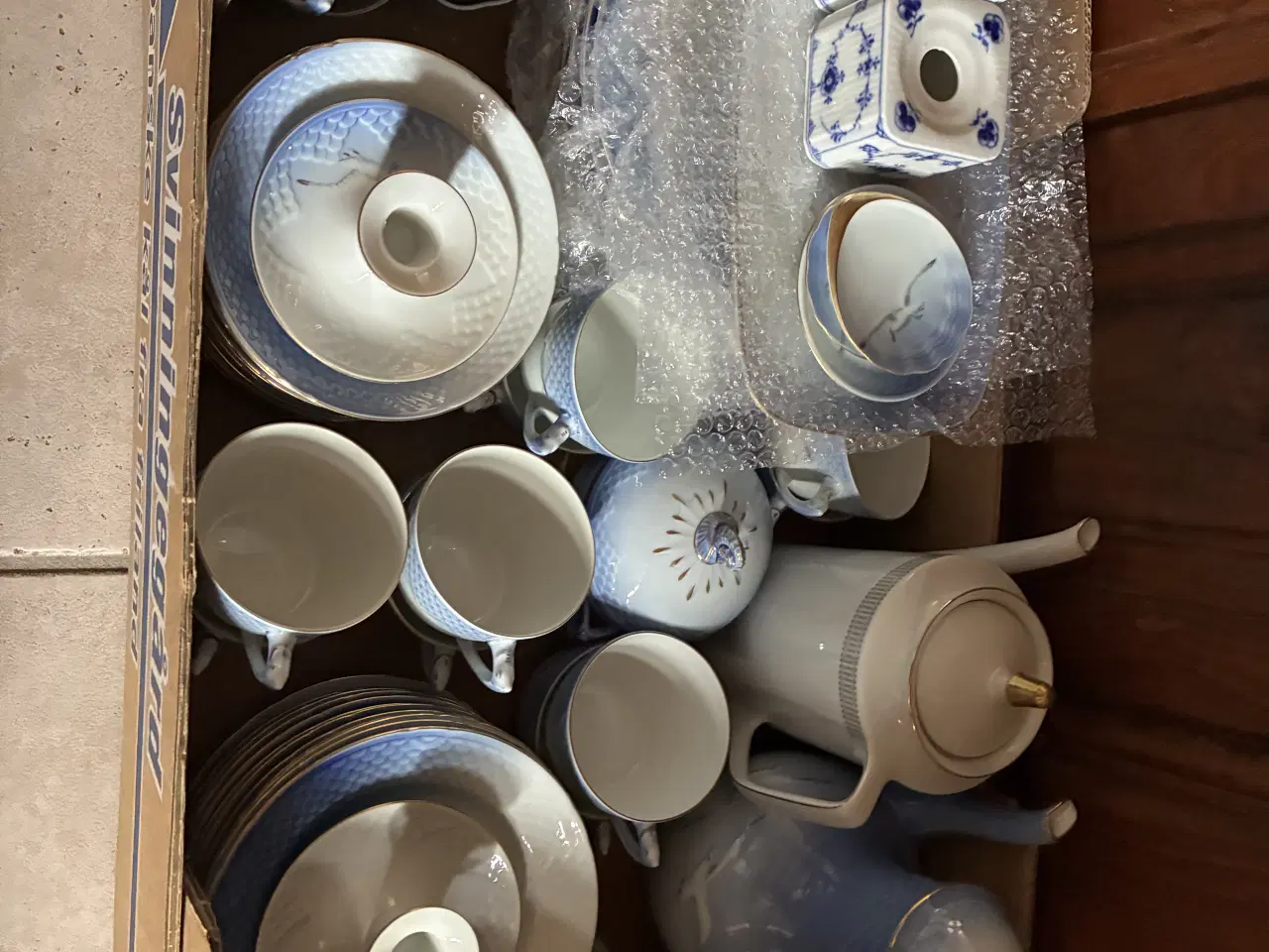 Billede 1 - kaffemågestel til 12 personer med kaffekande + div