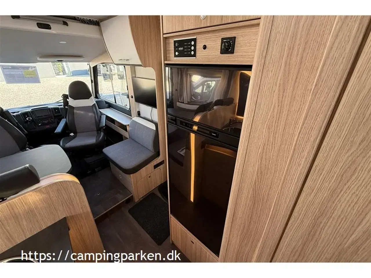 Billede 6 - 2021 - SunLight I 69 L   Velholdt autocamper med queens bed, meget udstyr og automatgear