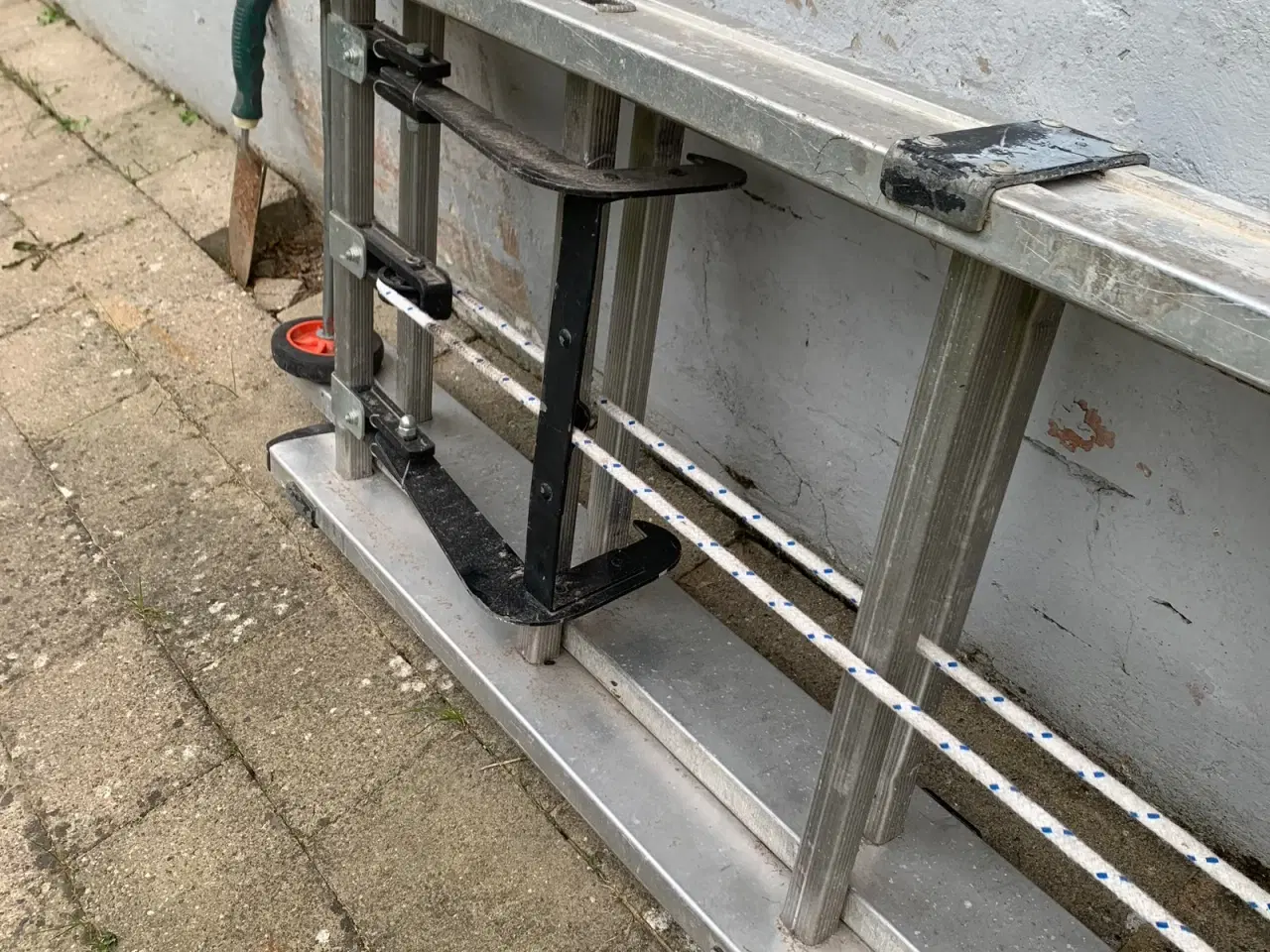 Billede 5 - Hejsestige, 2-delt, med lås og næsehjul