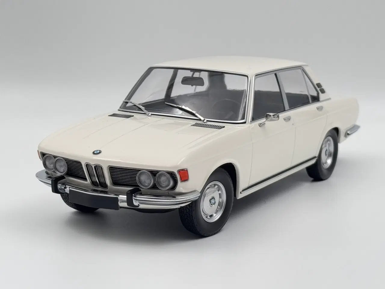 Billede 2 - 1968 BMW 2500 Berlina E3 - 1:18 