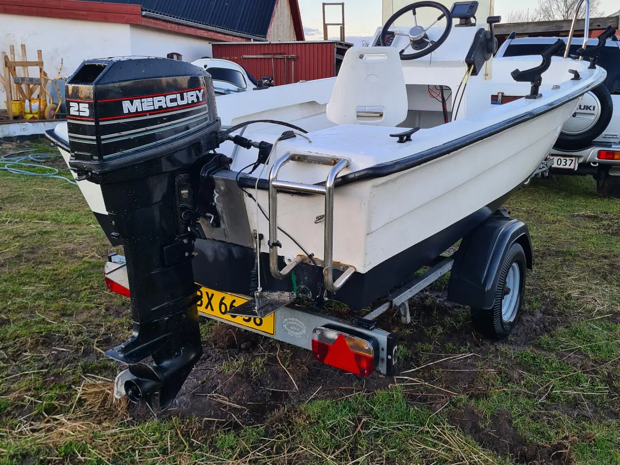 Billede 2 - Styrepultbåd med Nysynet trailer og 25HK Mercury 
