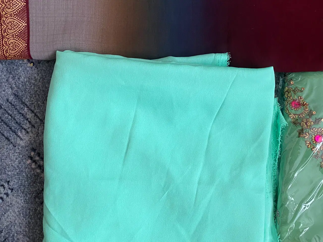Billede 5 - Diverse stof i silke og polyester