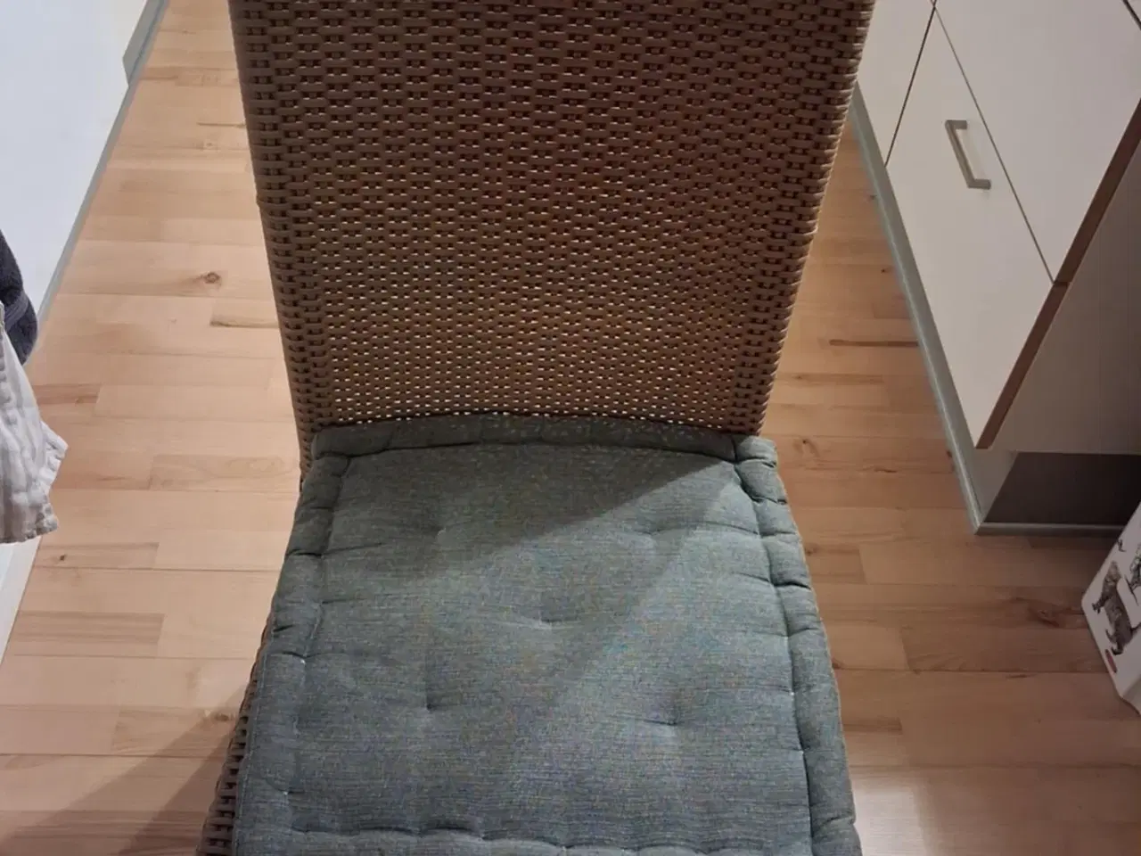 Billede 2 - Spisebord med 6 stole