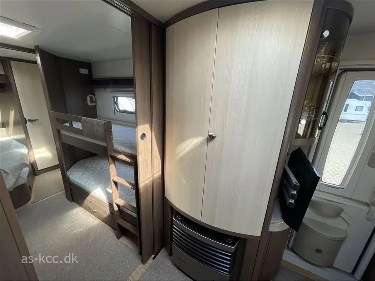 Billede 15 - 2014 - Hobby Prestige 720 UKFe Hobby Prestige 720 UFKE årg. 2014 7 sovepladser, 8 siddepladser.