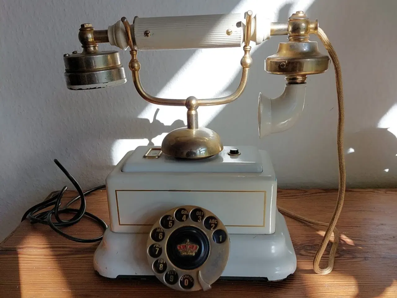 Billede 1 - Antik fastnettelefon virker stadig.