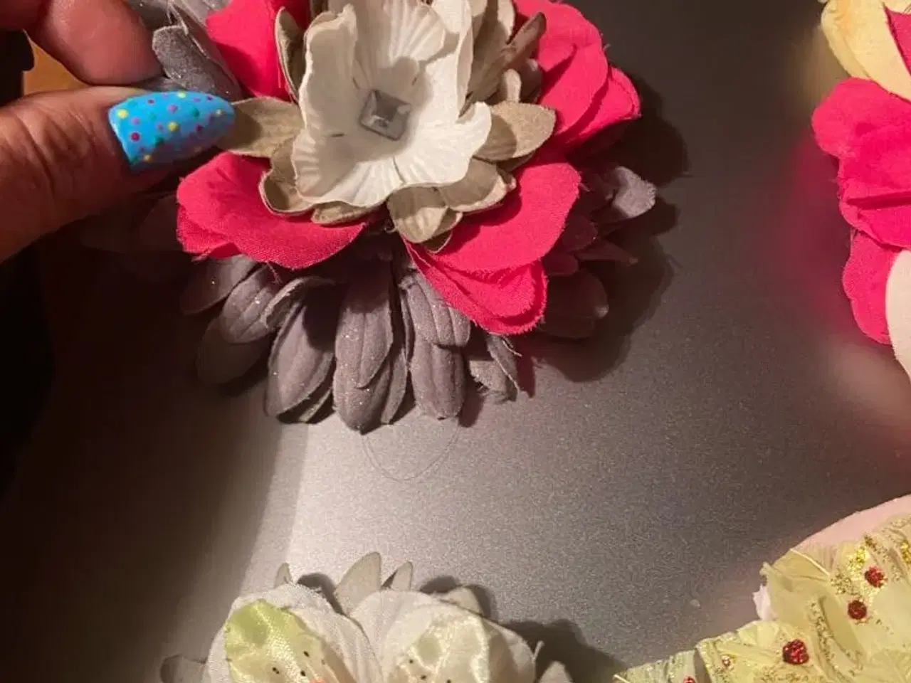 Billede 3 - Flotte hårspænder med blomster