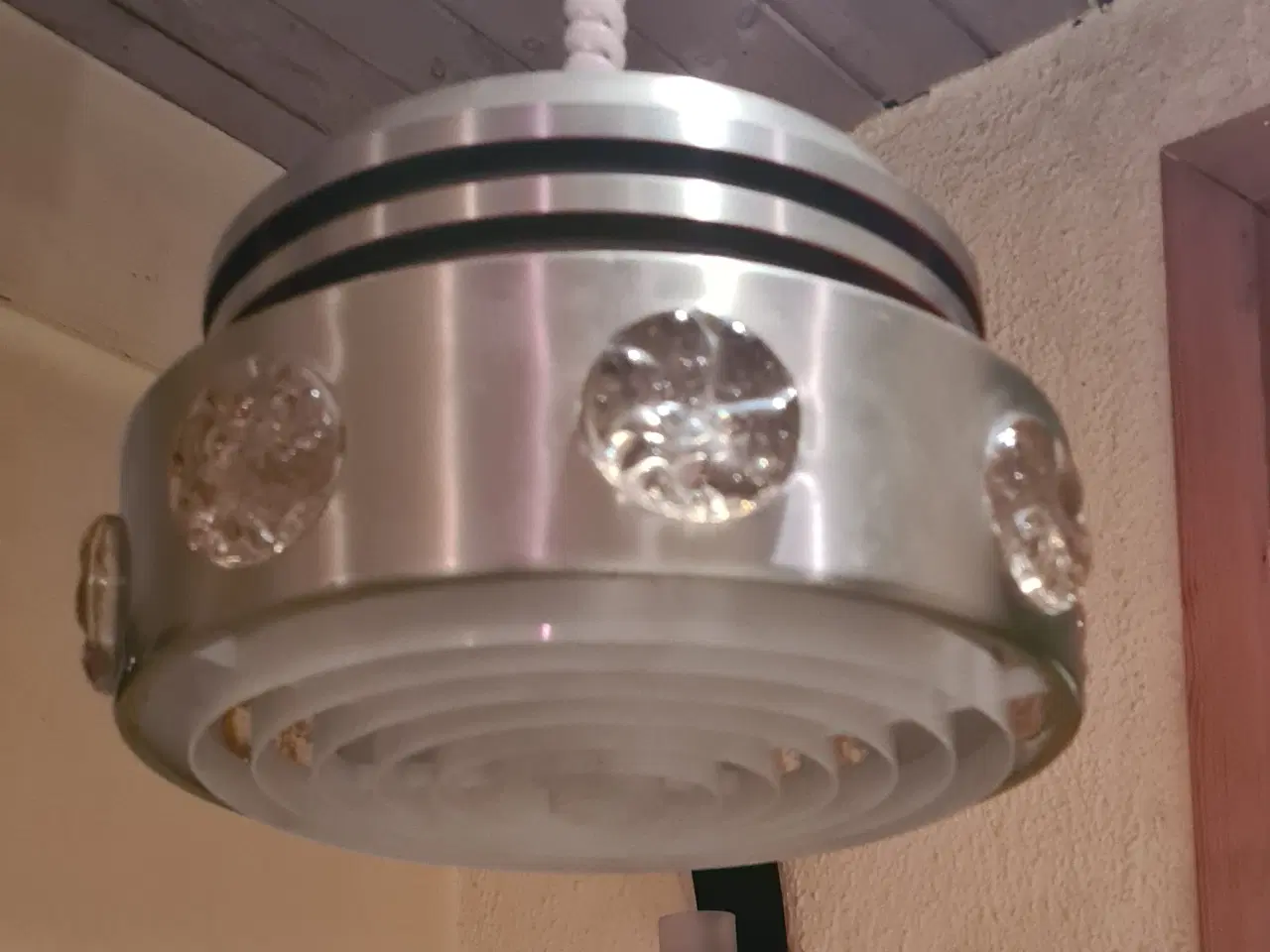 Billede 5 - Retro loftlampe i metal med glasdetaljer