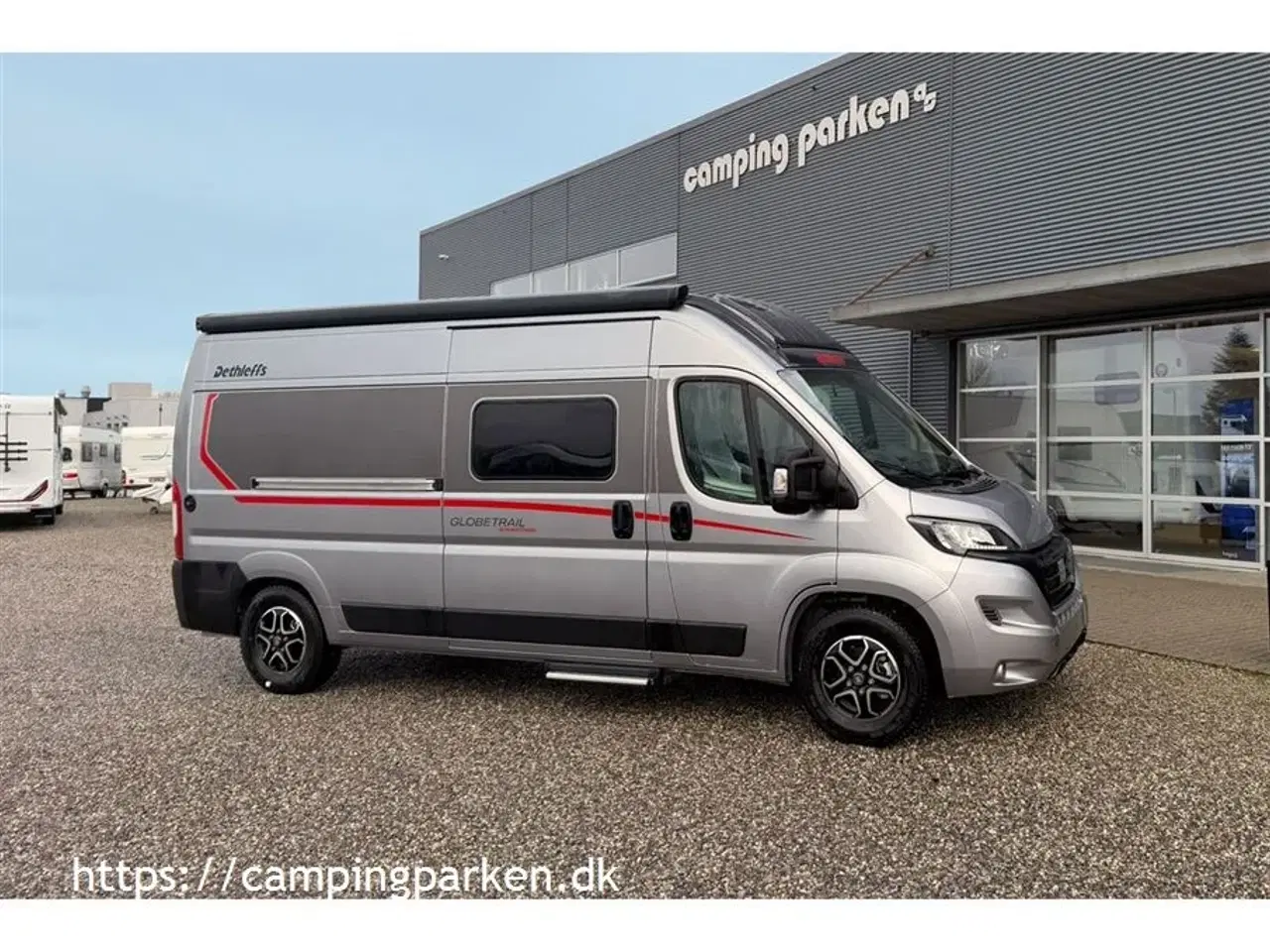 Billede 1 - 2024 - Dethleffs Globetrail CVD 600DR Advantage   Smart Dethleffs camper van under 6 meter med dobbeltseng og automatgear