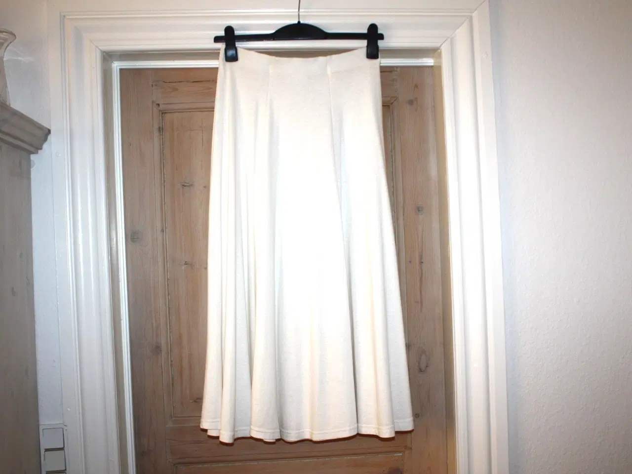 Billede 1 - Fransk nederdel talje 72 cm længde 85 cm