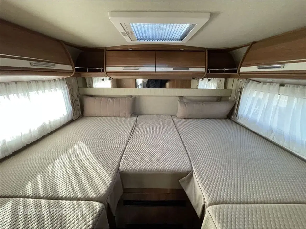 Billede 9 - 2018 - Carthago tourer I 143 LE Helintegreret luksuscamper, Enkeltsenge og sænkeseng, 150Hk Aut. Sælges for kunde.