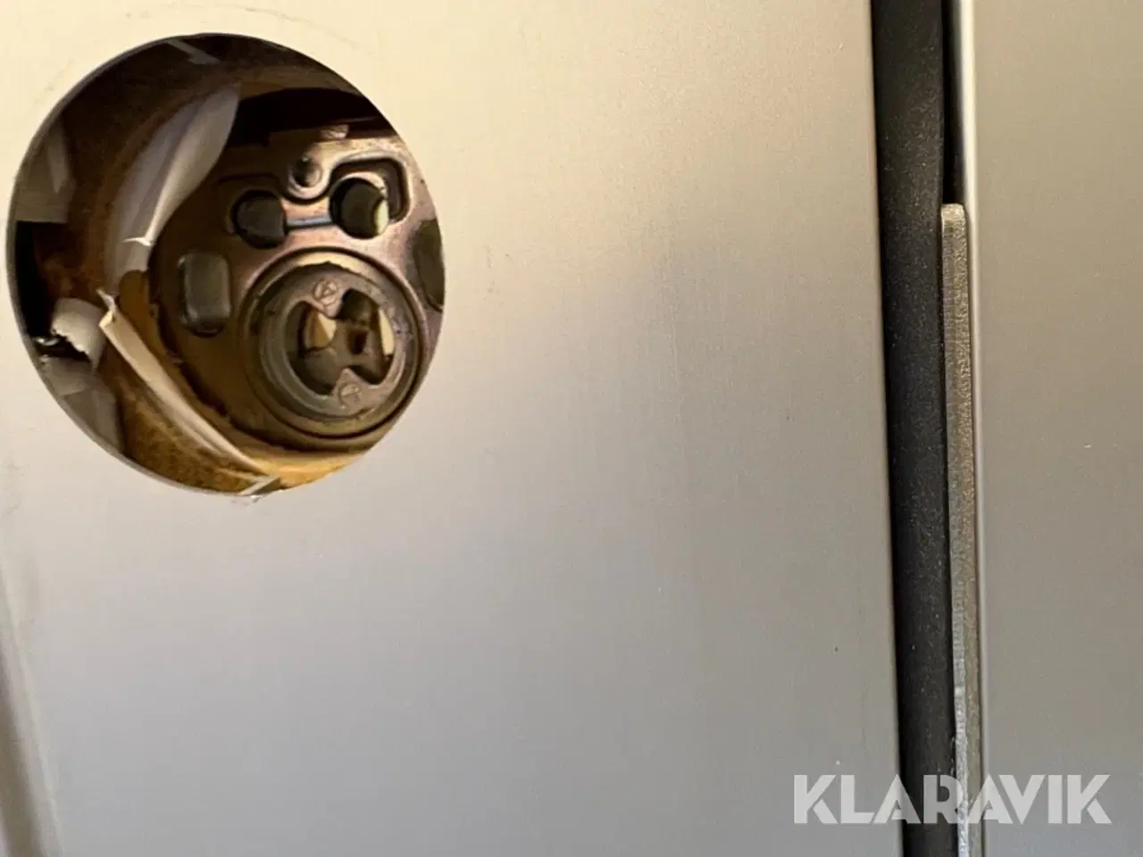 Billede 9 - Vinduesparti 2 styk 1 med overdel og 1 med gennemgående låsekasse