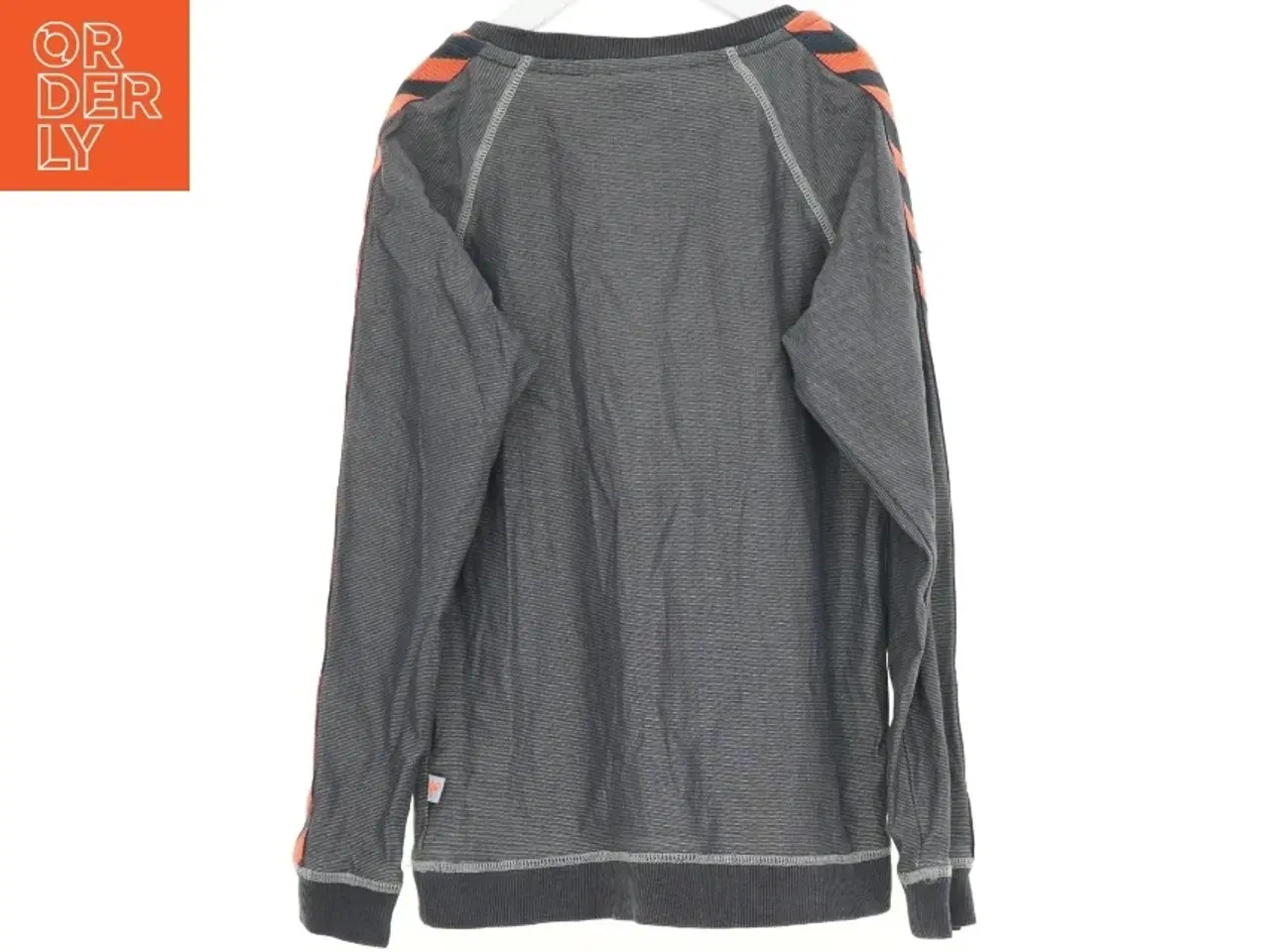 Billede 2 - Bluse fra Hummel (str. 134 cm)