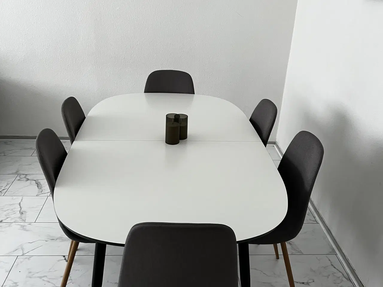 Billede 6 - Spisebord i hvid laminat 