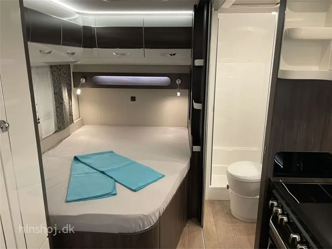 Billede 8 - 2025 - Hobby Prestige 560 FC Alde   Hobby med stor rundsiddegruppe og vinkelkøkken fra Hinshøj Caravan A/S