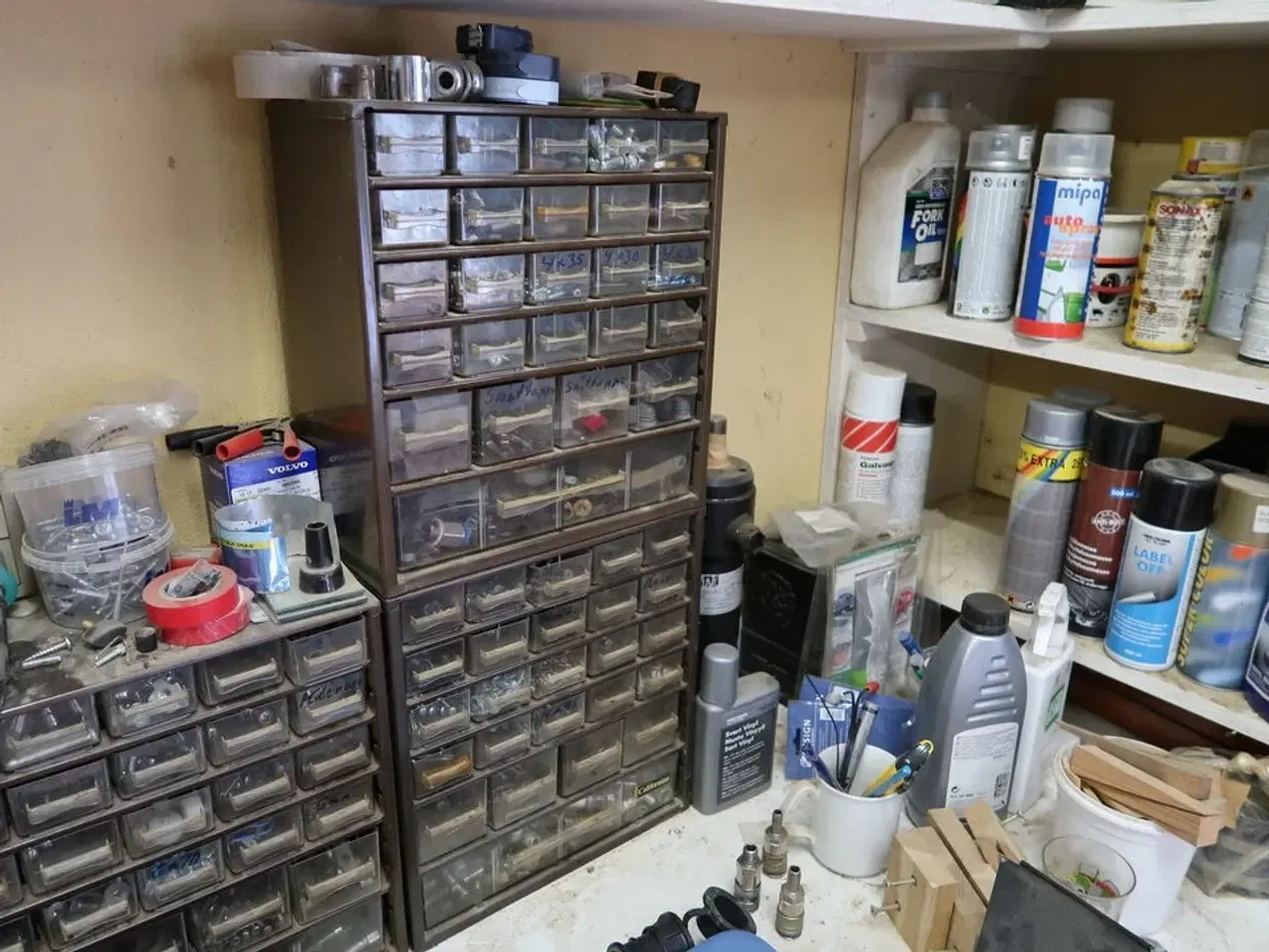 Billede 5 - Div. Plejemidler, skruer, møtrikker, racerbiler m.m.
