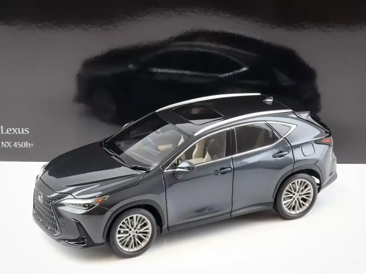 Billede 1 - 1:18 Lexus 450h nx+ 2022