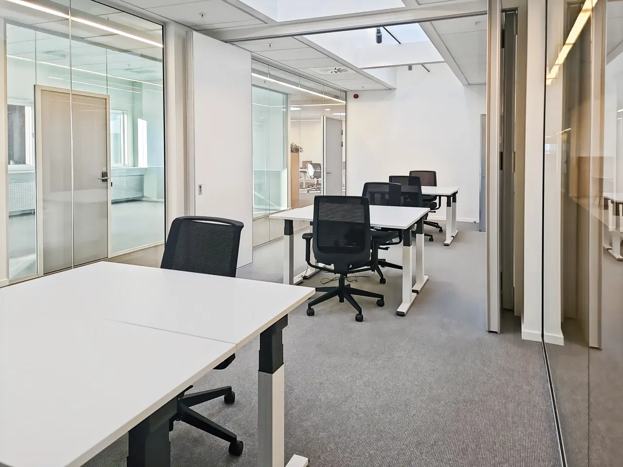 Billede 3 - Smukt designet kontorplads til 2 personer i Spaces