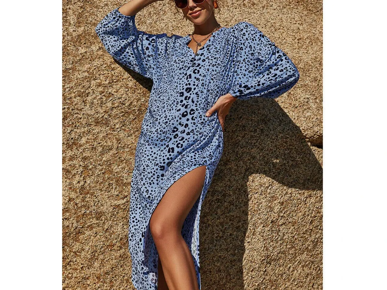 Billede 4 - kjole.ærmer/let og luftig Print: Blå leopard.M/L