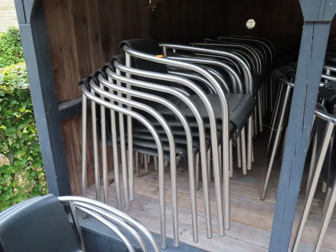 Billede 5 - 6 stk. TRIP TRAP OCEAN havestole m. tilhørende bord (betonplade)