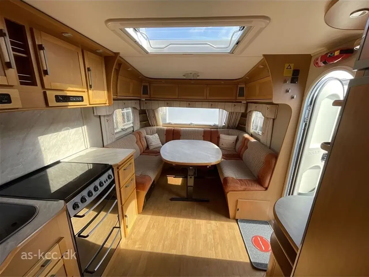 Billede 6 - 2007 - Kabe Royal 560 XL KS   Kabe Royal 560 XL KS årg. 2007 incl.Kampa lufttelt ,mover,DuoControl, solceller. 4 sovepladser, 6 siddepladser.