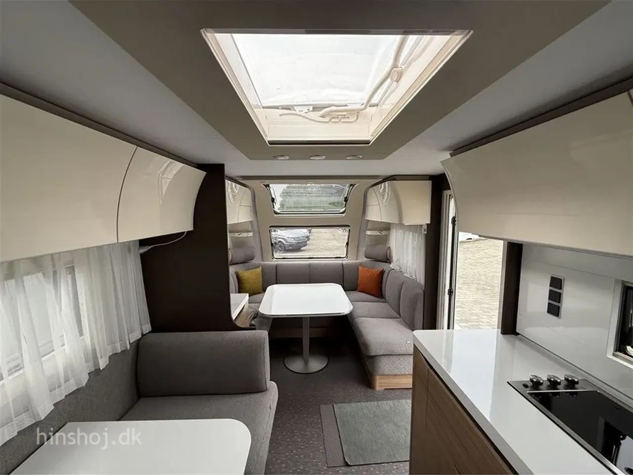 Billede 20 - 2019 - Adria Alpina 753 UP   Lækker vintervogn med dobbeltseng, rundsiddegruppe fra Hinshøj Caravan