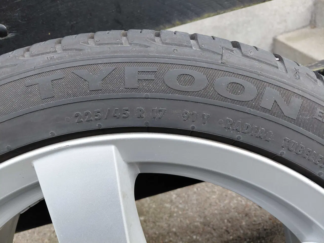 Billede 2 - 17" Sommerdæk 