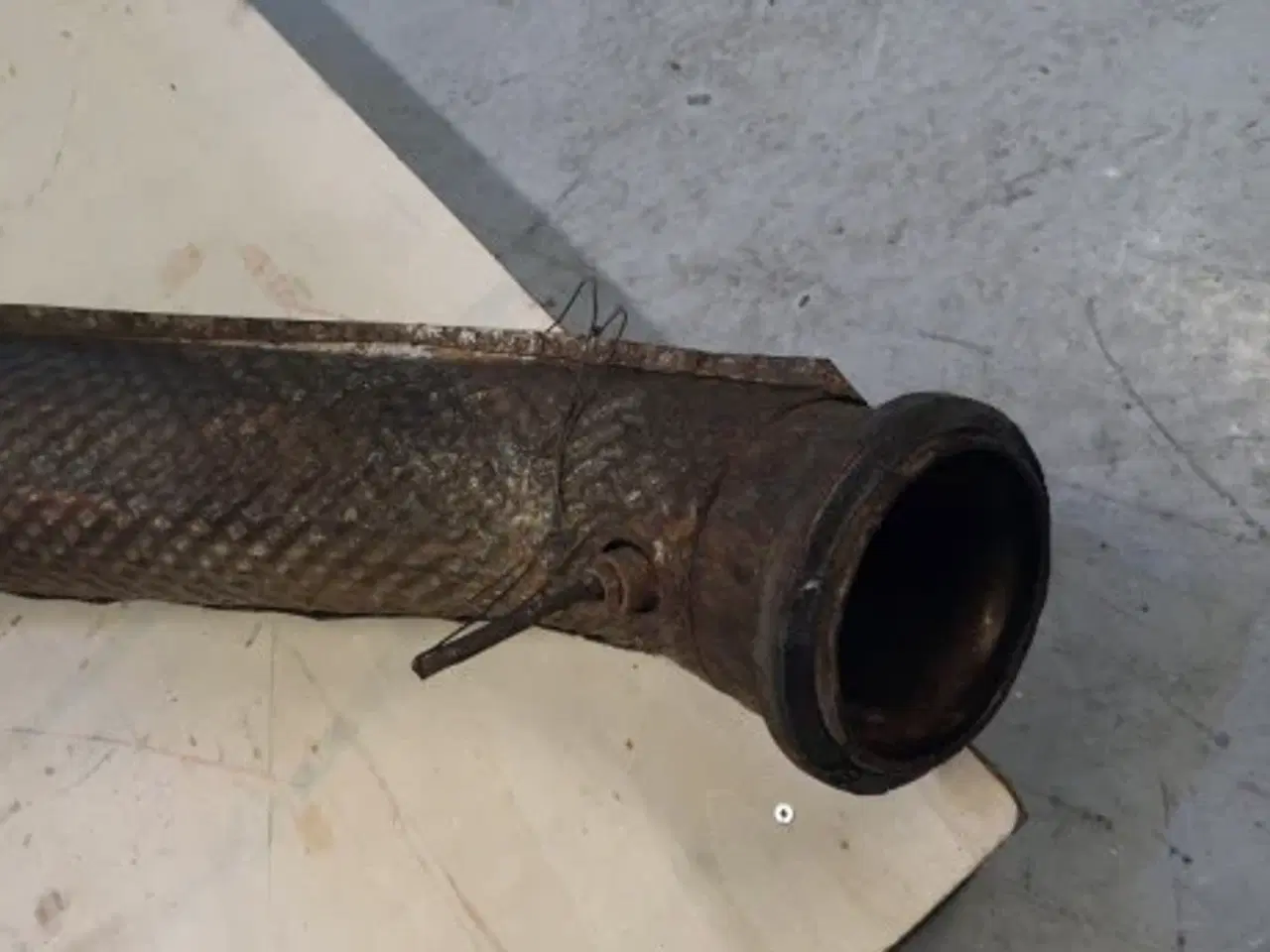 Billede 15 - Valtra T213 Udstødnings Rør ALV0103260