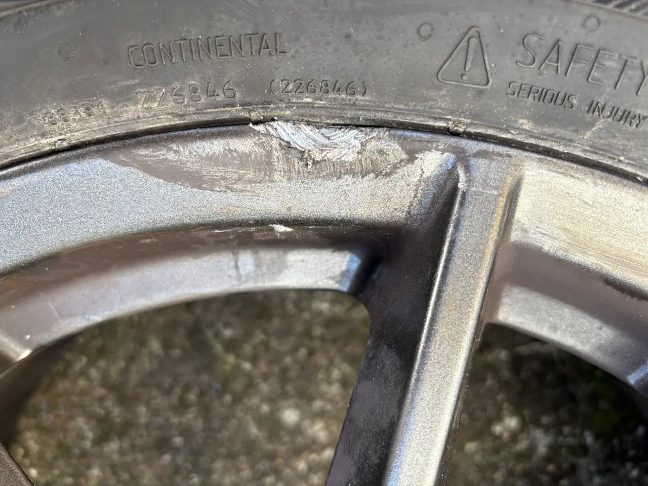 Billede 7 - Alufælge med dæk