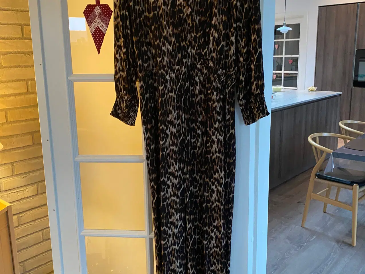 Billede 2 - Jumpsuit leopard buksedeagt