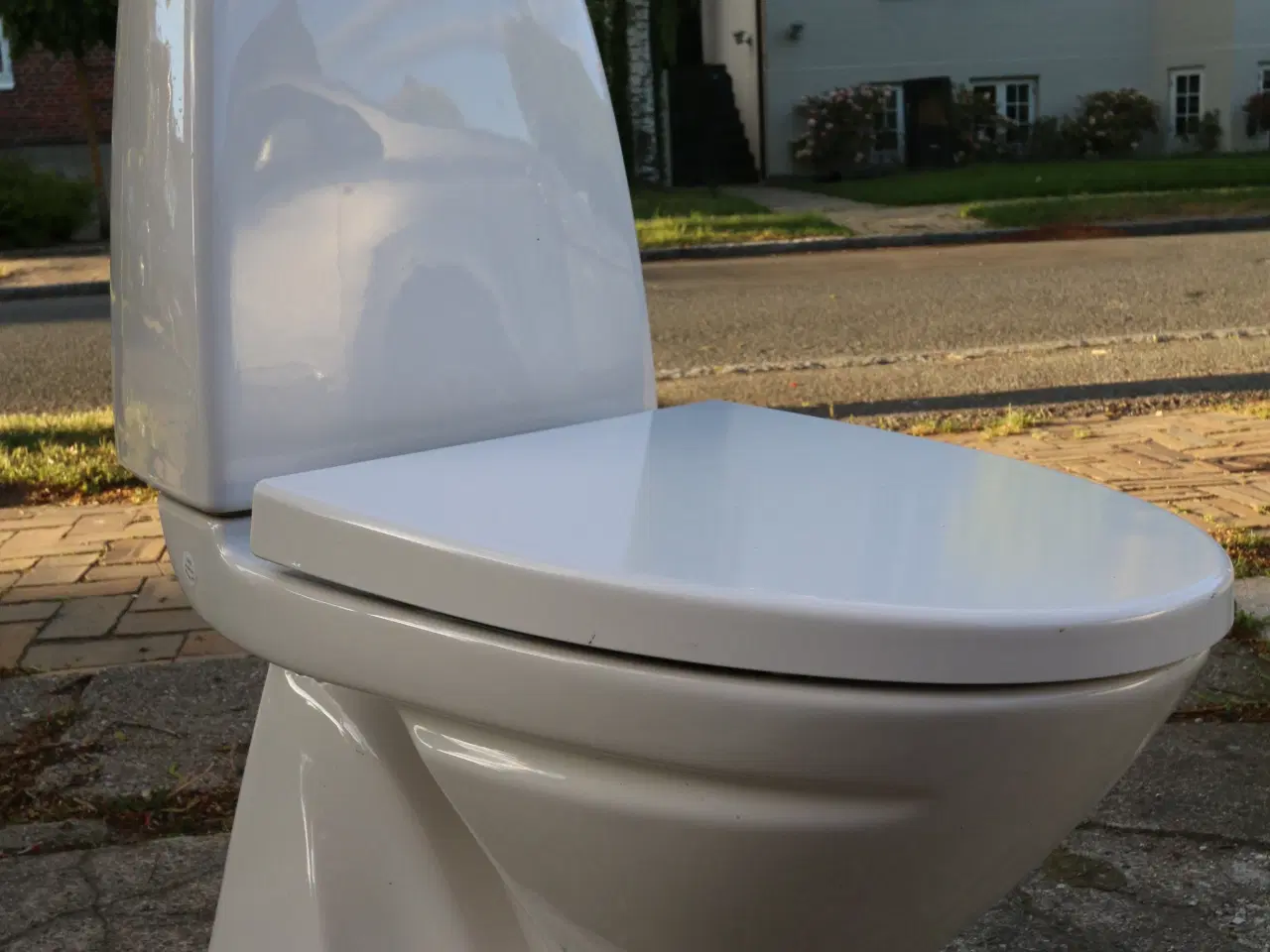 Billede 1 - Ifö toilet med S-lås