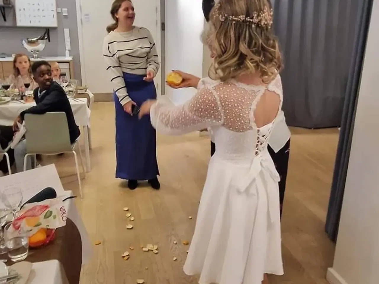 Billede 4 - Smuk Konfirmationskjole 