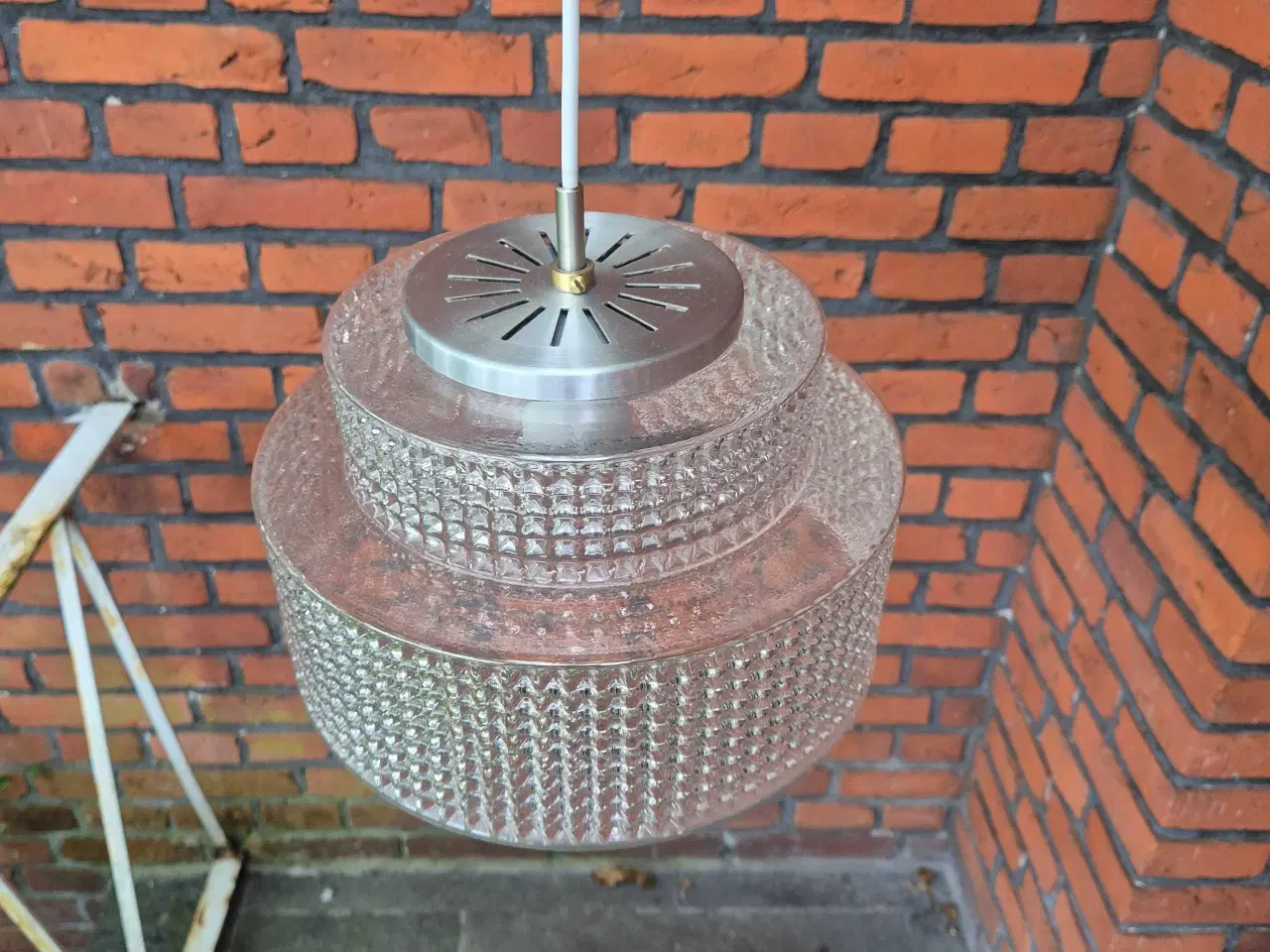 Billede 5 - Smuk retropendel i klart presset glas 