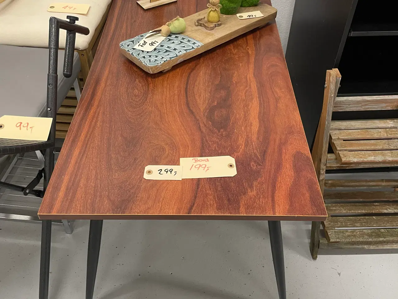 Billede 1 - Sofabord i rød melamin bordplade